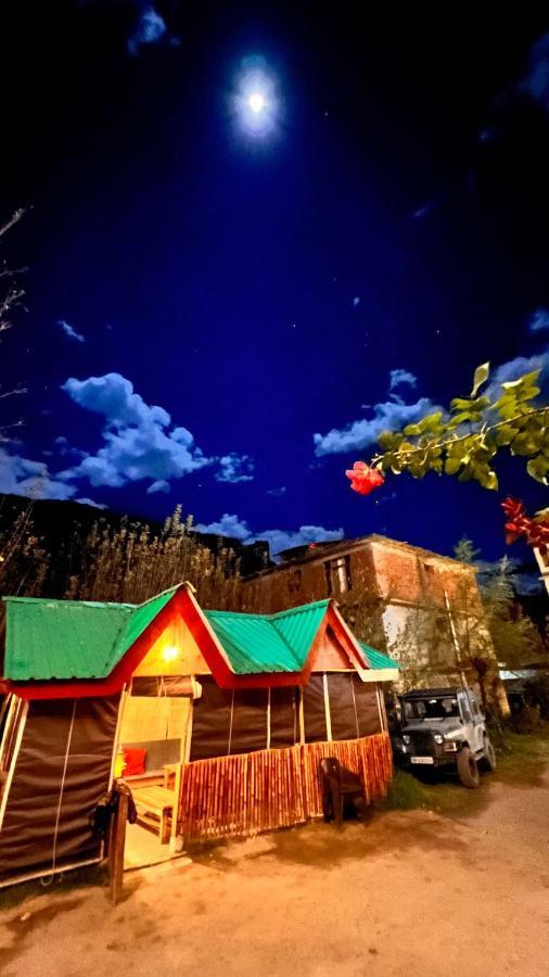 Хостел Yolo Backpackers - Manali Экстерьер фото