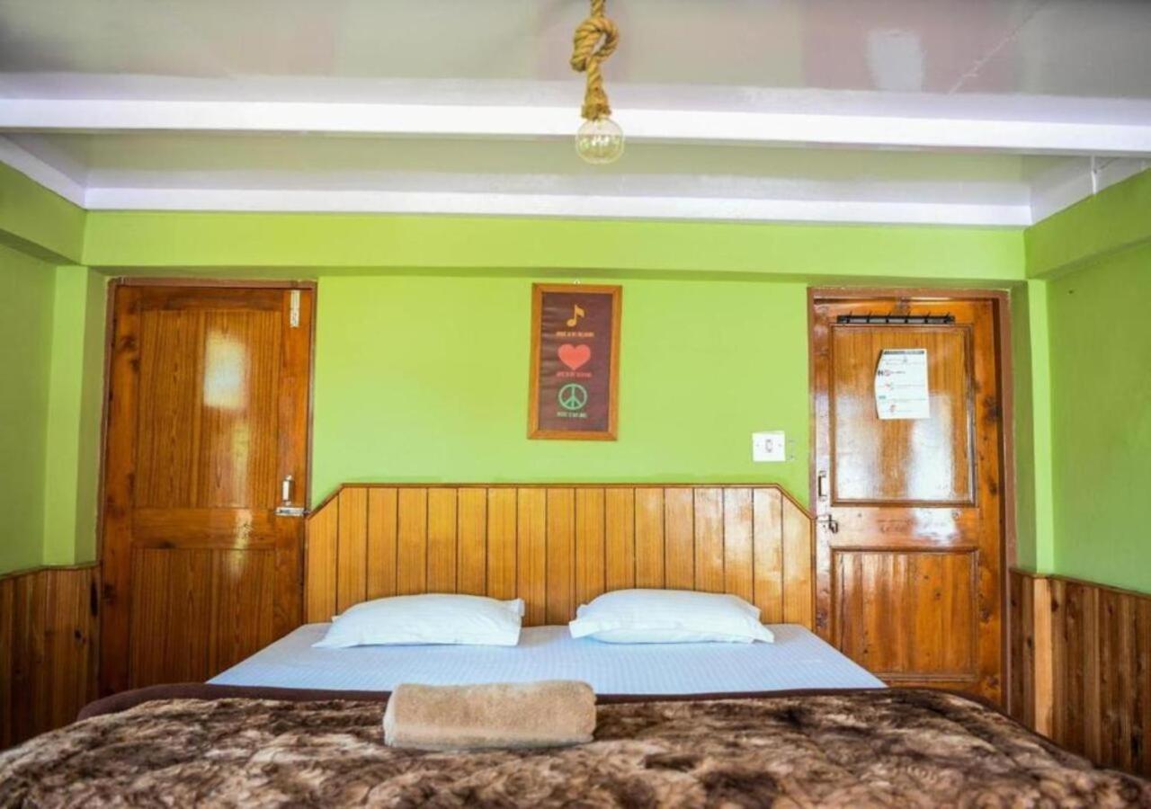 Хостел Yolo Backpackers - Manali Экстерьер фото