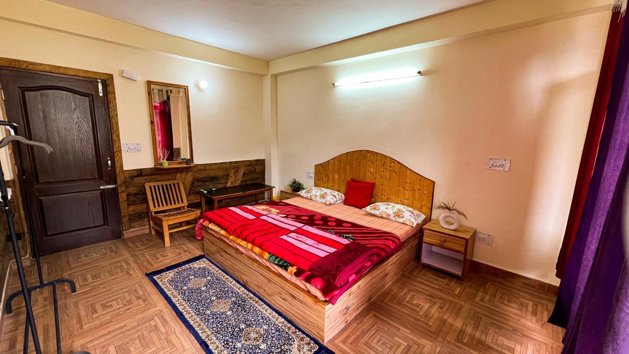 Хостел Yolo Backpackers - Manali Экстерьер фото
