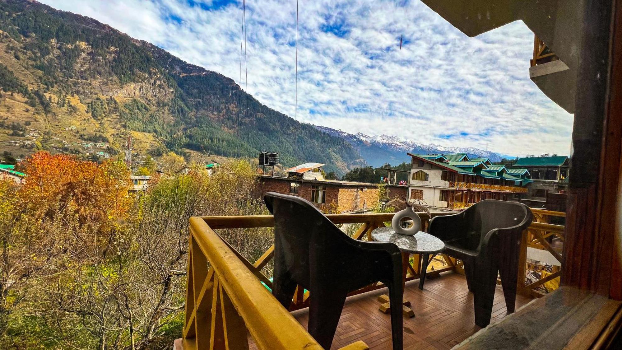 Хостел Yolo Backpackers - Manali Экстерьер фото