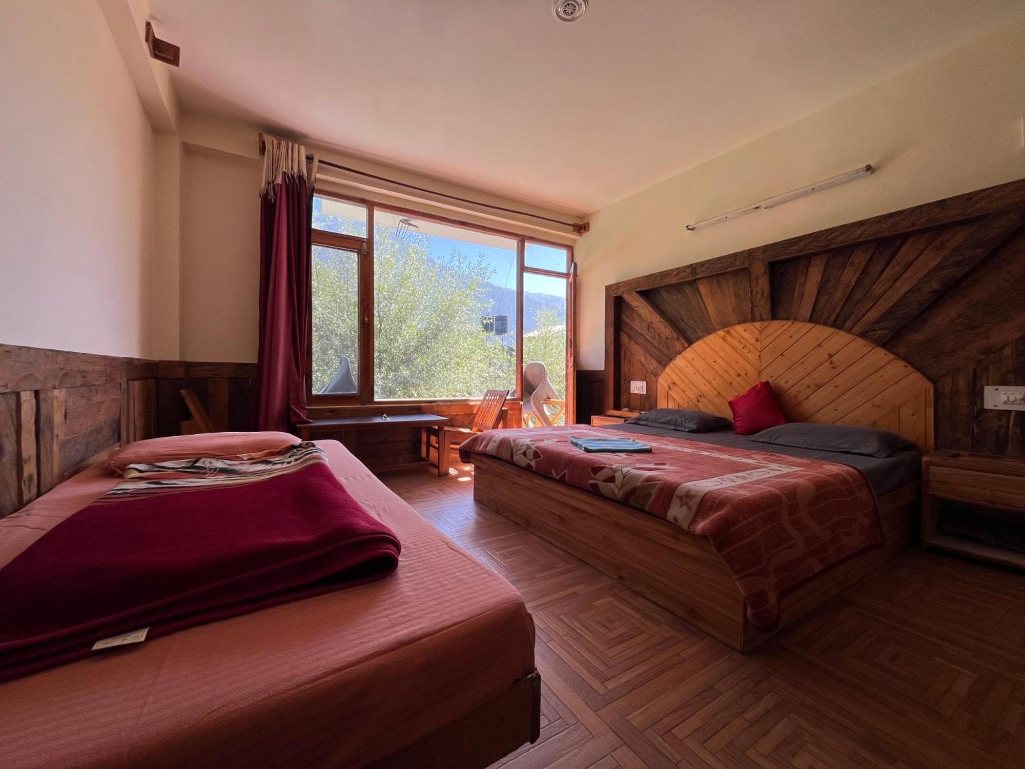 Хостел Yolo Backpackers - Manali Экстерьер фото