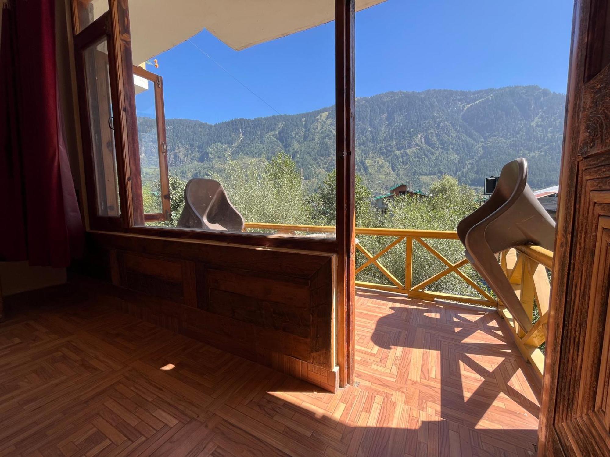 Хостел Yolo Backpackers - Manali Экстерьер фото