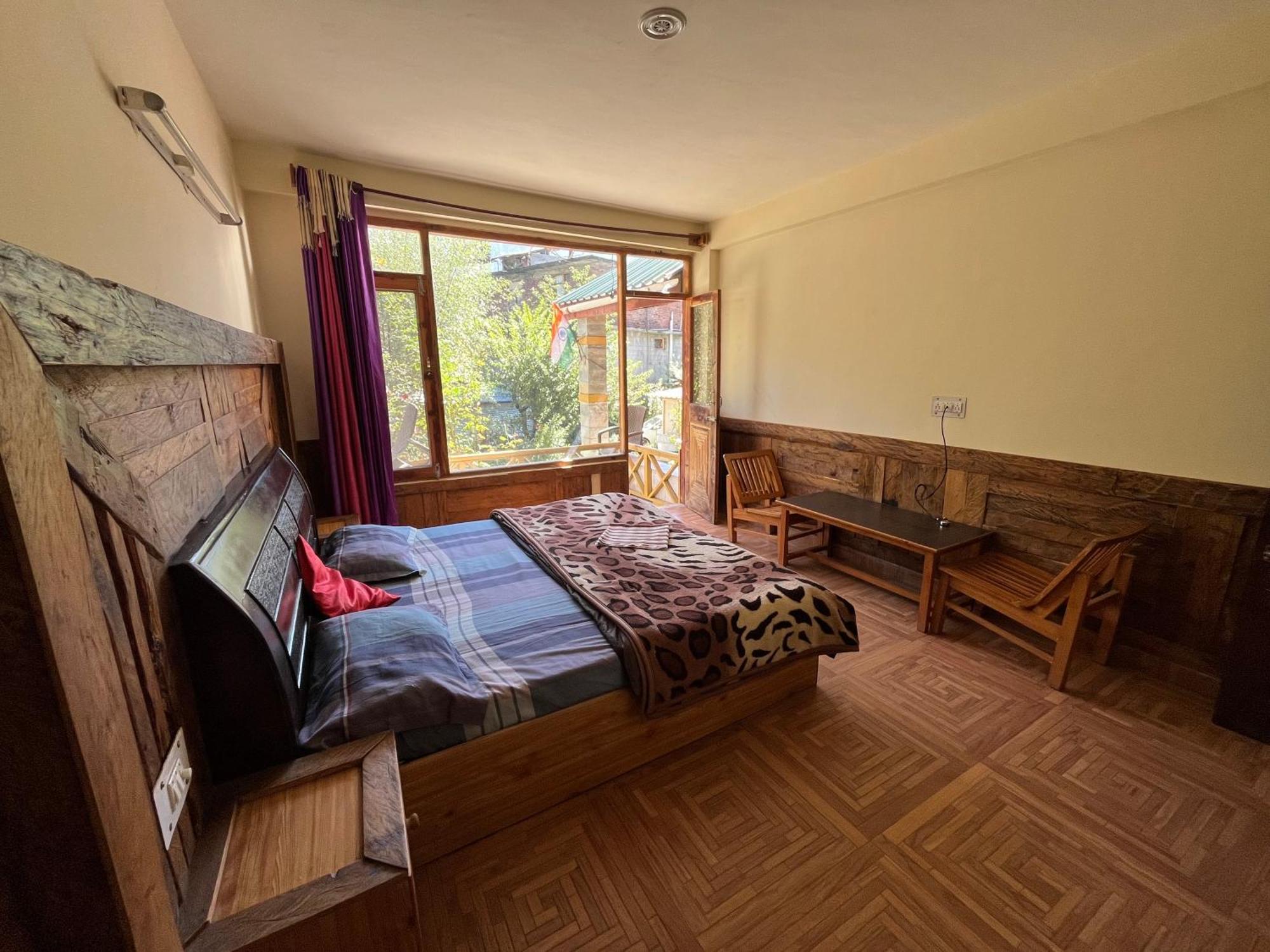 Хостел Yolo Backpackers - Manali Экстерьер фото